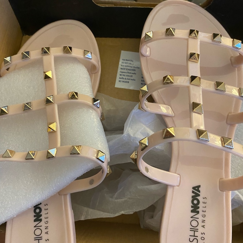 Women’s Sandals Brand New